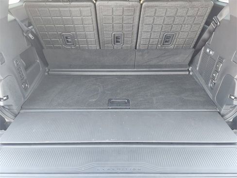 Used 2025 Ford Expedition Platinum w/ Stealth Appearance Package image 35