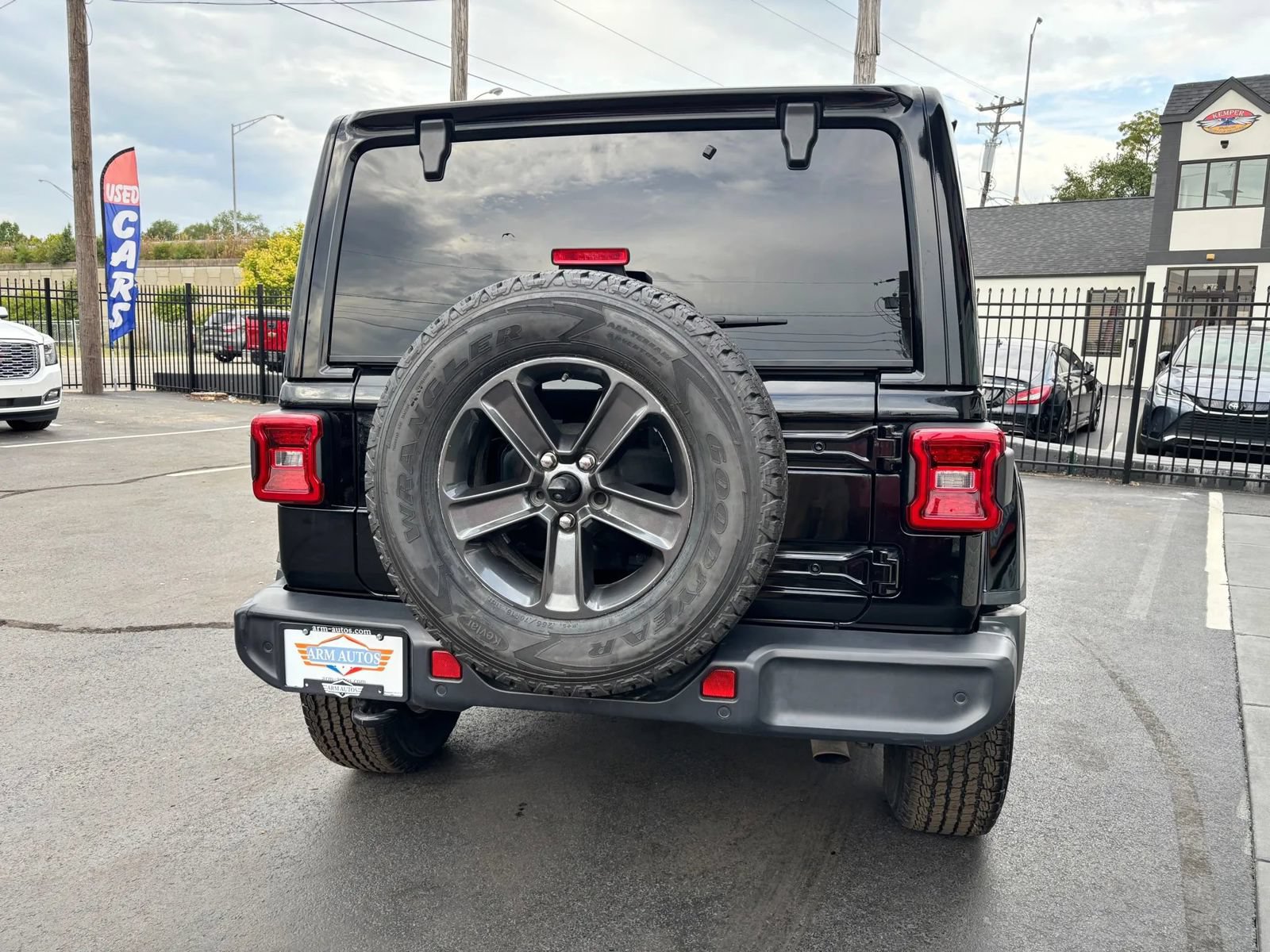 Used 2020 Jeep Wrangler Unlimited Sahara AWD/4WD image 19