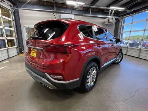 Used 2020 Hyundai Santa Fe SE image 5