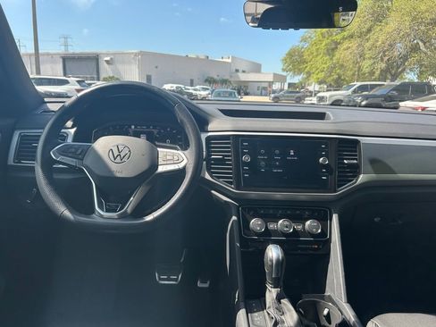 Certified 2023 Volkswagen Atlas Cross Sport SEL R-Line AWD/4WD image 50