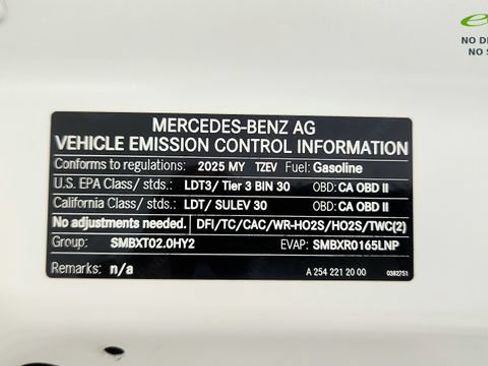 Used 2025 Mercedes-Benz GLC 350e 4MATIC image 76