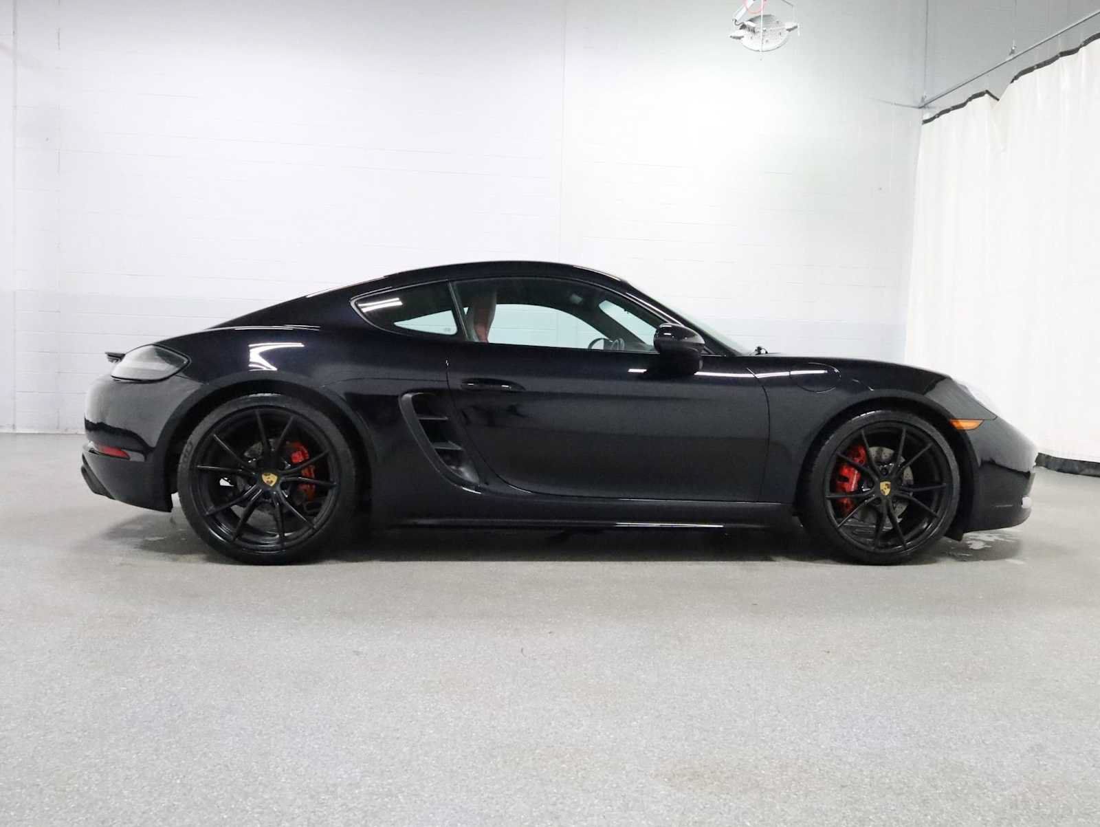 Used 2019 Porsche 718 Cayman GTS RWD image 10