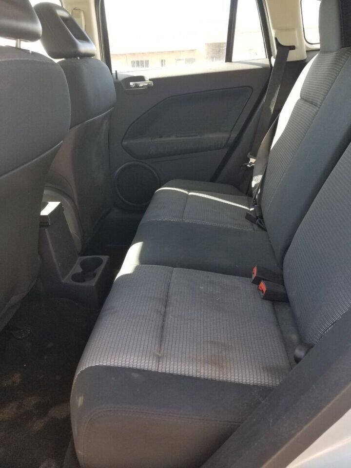 Used 2009 Dodge Caliber SXT FWD image 7