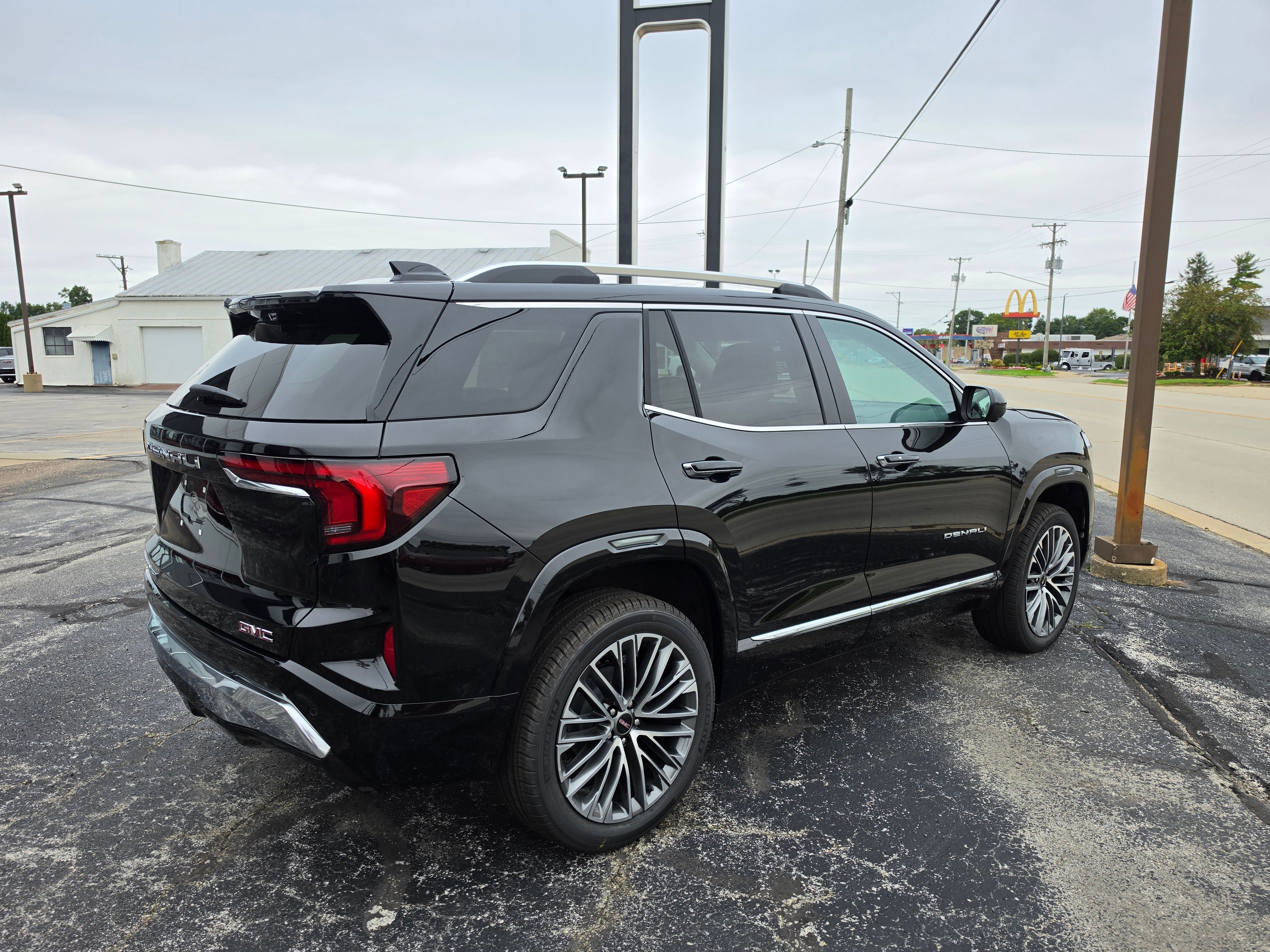 New 2027 GMC Terrain Denali AWD/4WD image 4