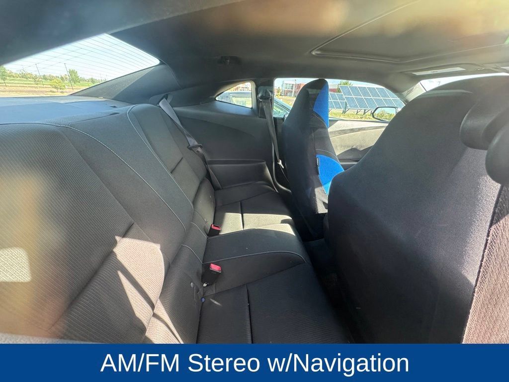 Used 2015 Chevrolet Camaro LT RWD image 11