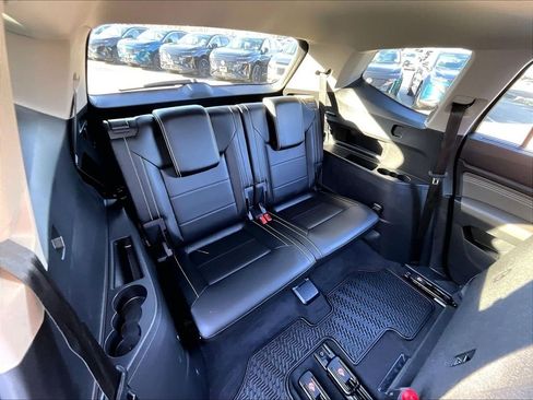 Used 2023 Volkswagen Atlas SEL AWD/4WD image 17