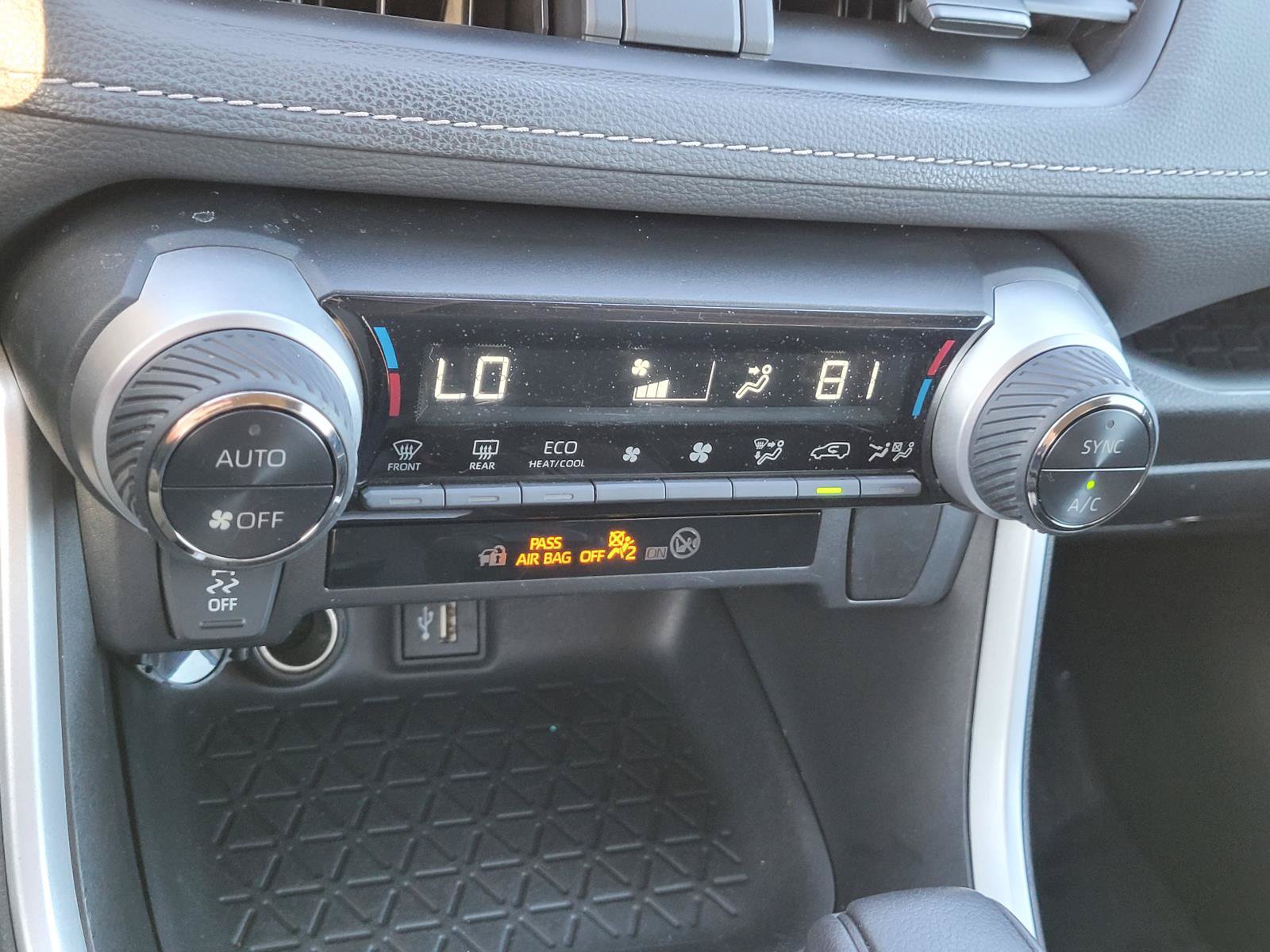 Used 2023 Toyota RAV4 LE AWD/4WD image 15
