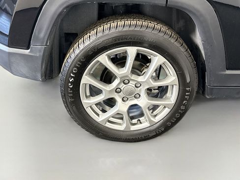 Used 2022 Jeep Compass Latitude w/ Sun and Sound Group image 33