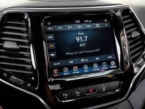 Used 2021 Jeep Cherokee Limited w/ Mopar Interior Package image 6