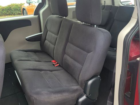 Used 2015 Dodge Grand Caravan American Value Package FWD image 8