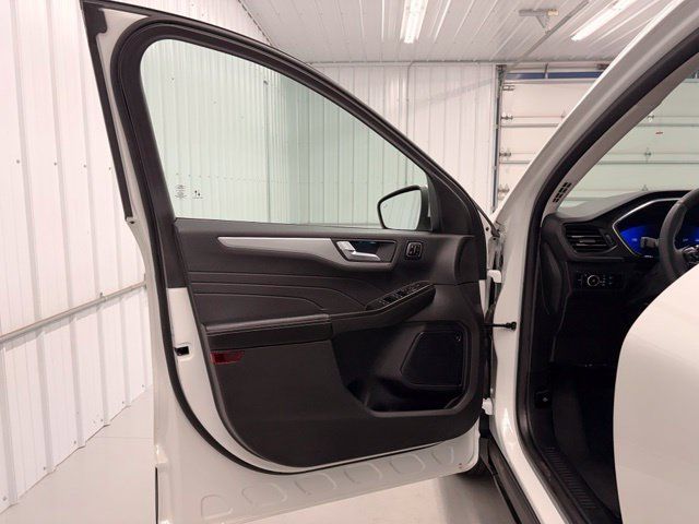 Used 2024 Ford Escape Platinum w/ Premium Technology Package AWD/4WD image 14