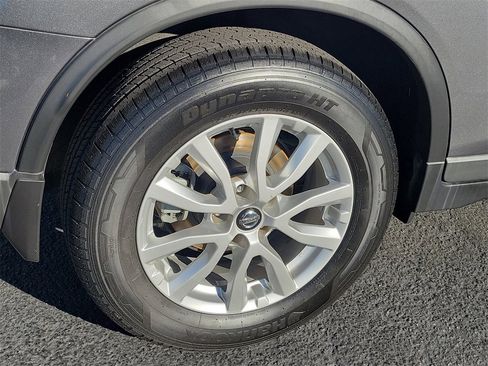 Used 2018 Nissan Rogue SV w/ Premium Package image 25