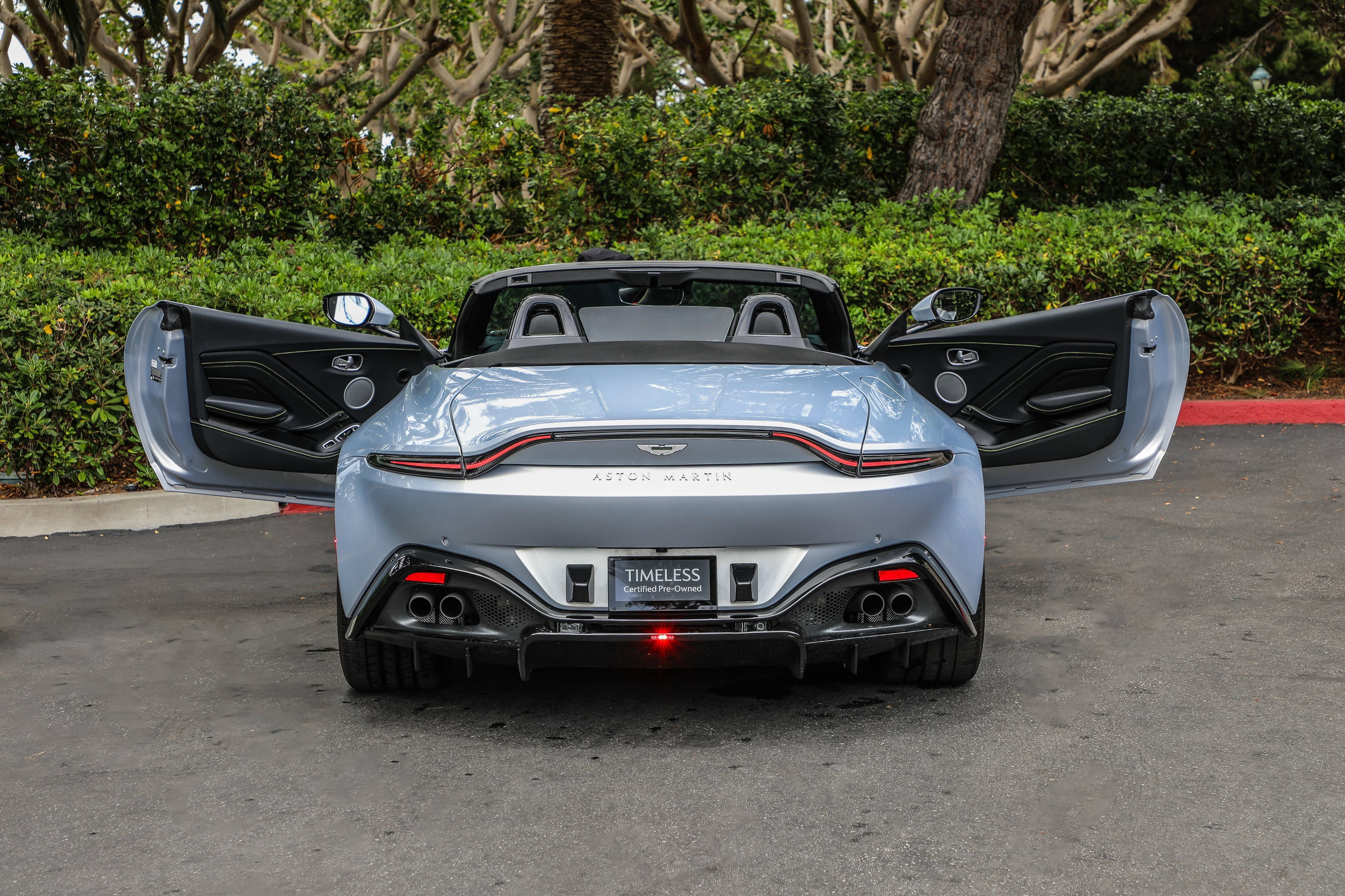 Used 2023 Aston Martin V8 Vantage Roadster RWD image 8