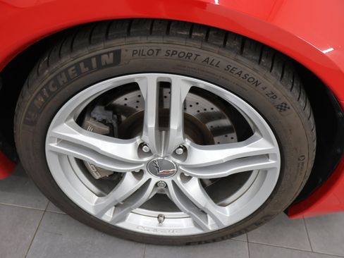 Used 2006 Chevrolet Corvette Convertible w/ Preferred Equipment Group RWD image 3