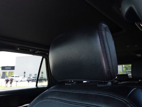 Used 2020 Ford Expedition Max Limited RWD image 21