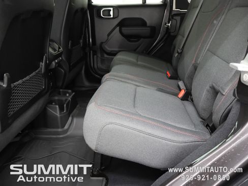 New 2026 Jeep Wrangler Unlimited Rubicon AWD/4WD image 32