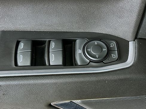 Used 2023 Chevrolet Silverado 1500 LT AWD/4WD image 15