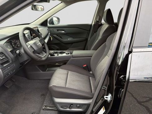 New 2026 Nissan Rogue SV w/ Cold Weather Package AWD/4WD image 6