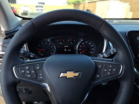 Used 2024 Chevrolet Equinox Premier image 33