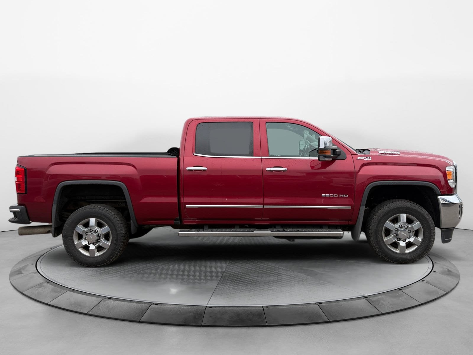 Used 2019 GMC Sierra 2500 SLT w/ Driver Alert Package AWD/4WD image 2