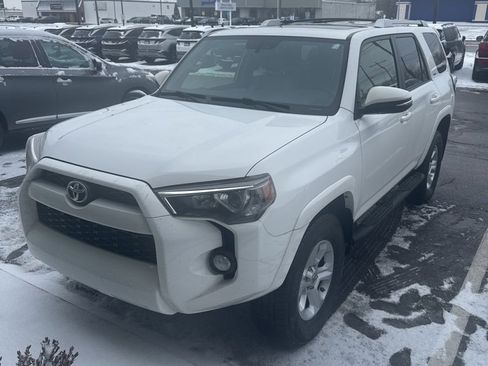 Used 2018 Toyota 4Runner SR5 image 1