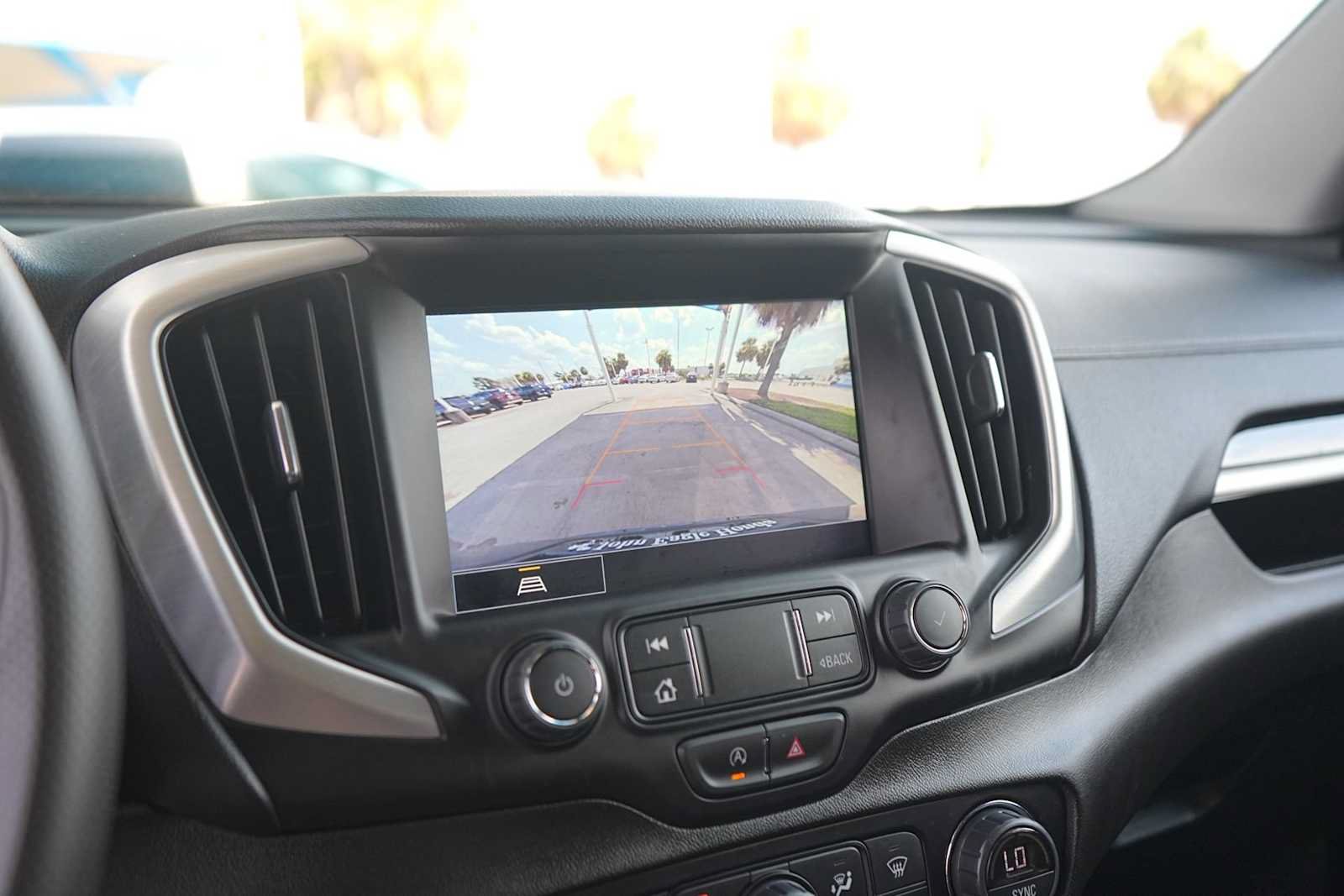 Used 2024 GMC Terrain SLE w/ Driver Convenience Package FWD image 24