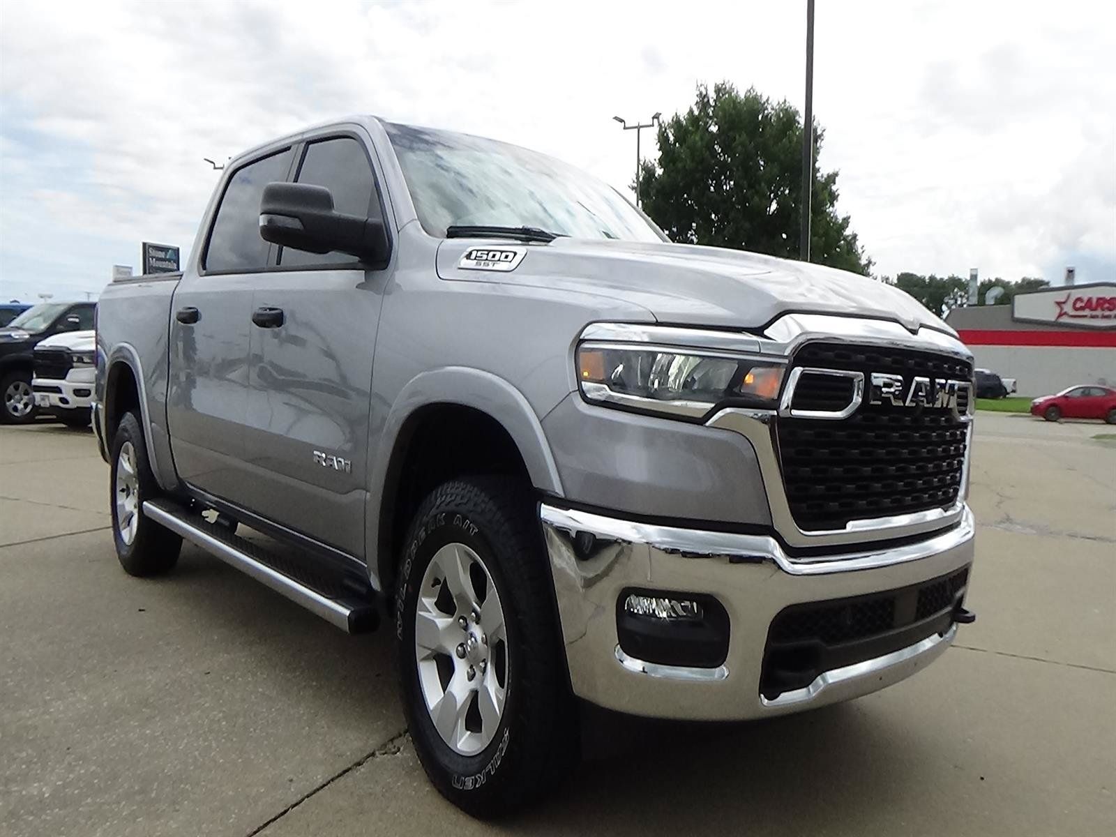 Used 2025 RAM 1500 Big Horn AWD/4WD image 4