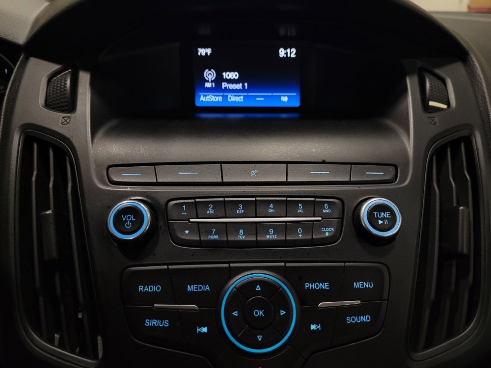 Used 2018 Ford Focus SE FWD image 25
