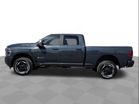 Used 2025 RAM 2500 Laramie AWD/4WD image 2