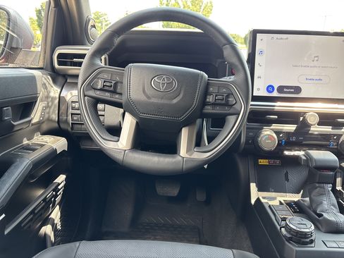 Used 2026 Toyota 4Runner TRD Off-Road Premium AWD/4WD image 16