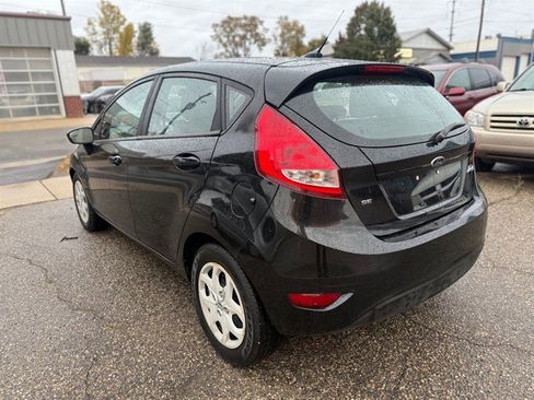 Used 2013 Ford Fiesta SE image 6