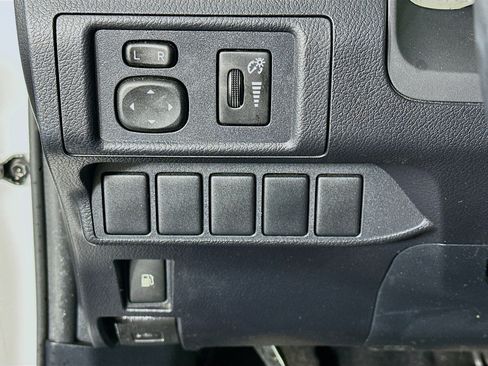 Used 2011 Lexus CT 200h image 17