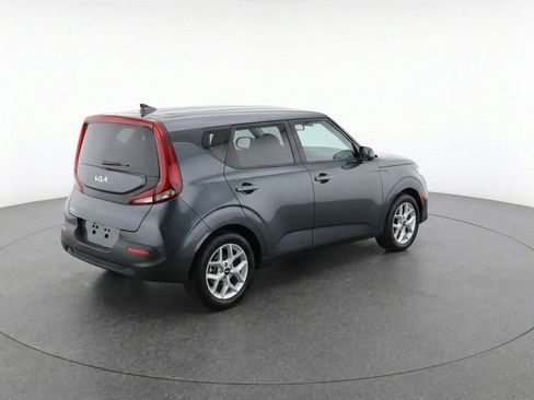 Used 2025 Kia Soul LX w/ LX Technology Package FWD image 9