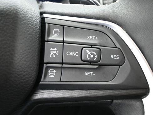 Used 2023 Jeep Grand Cherokee L Laredo AWD/4WD image 19