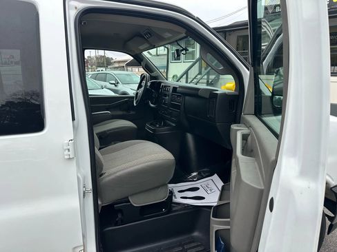 Used 2018 Chevrolet Express 3500 LT w/ LT Preferred Equipment Group image 14