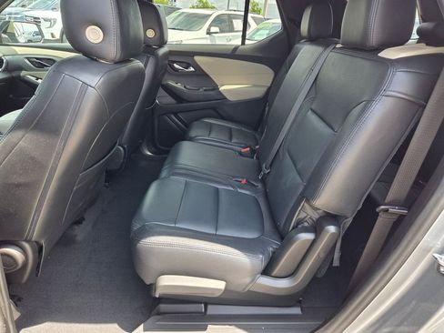 Certified 2023 Chevrolet Traverse LS FWD image 7