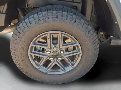 Used 2023 Jeep Wrangler Unlimited Rubicon 4xe w/ Steel Bumper Group AWD/4WD image 81
