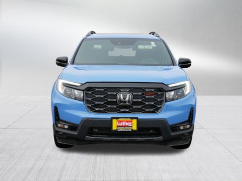 Used 2024 Honda Passport TrailSport image 2