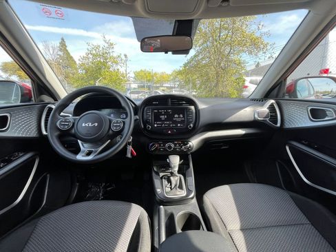 Used 2025 Kia Soul LX w/ LX Technology Package image 31