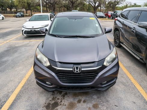 Used 2018 Honda HR-V EX image 5