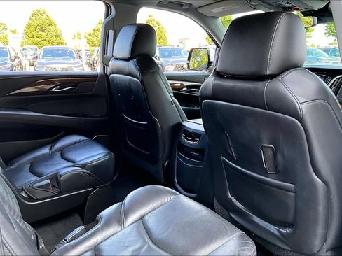 Used 2020 Cadillac Escalade ESV Premium Luxury AWD/4WD image 29