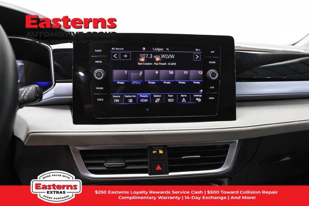 Used 2025 Volkswagen Taos SE AWD/4WD image 13