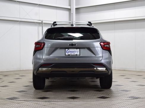 New 2026 Chevrolet Trax ACTIV w/ Sunroof Package FWD image 7