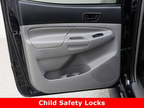 Used 2015 Toyota Tacoma PreRunner image 22