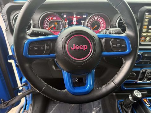 Used 2022 Jeep Wrangler Unlimited Sahara AWD/4WD image 20