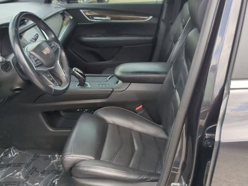 Used 2017 Cadillac XT5 Platinum w/ Driver Assist Package AWD/4WD image 16