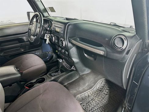 Used 2018 Jeep Wrangler Sport image 29