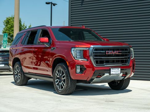 Used 2023 GMC Yukon AT4 w/ AT4 Premium Plus Package AWD/4WD image 3