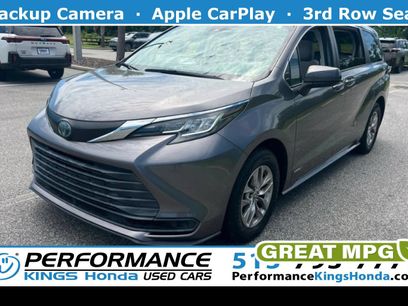 Used 2021 Toyota Sienna LE w/ LE Plus Package