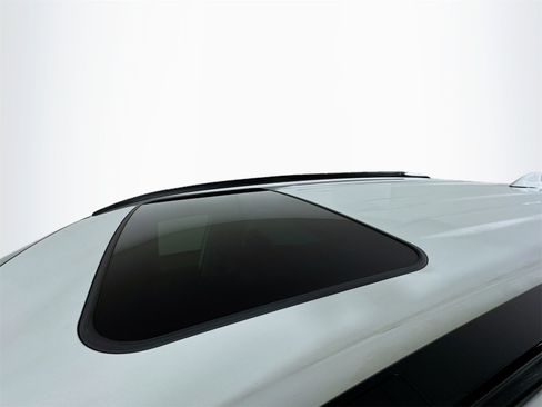 Used 2023 Toyota RAV4 XLE w/ Convenience Package image 18